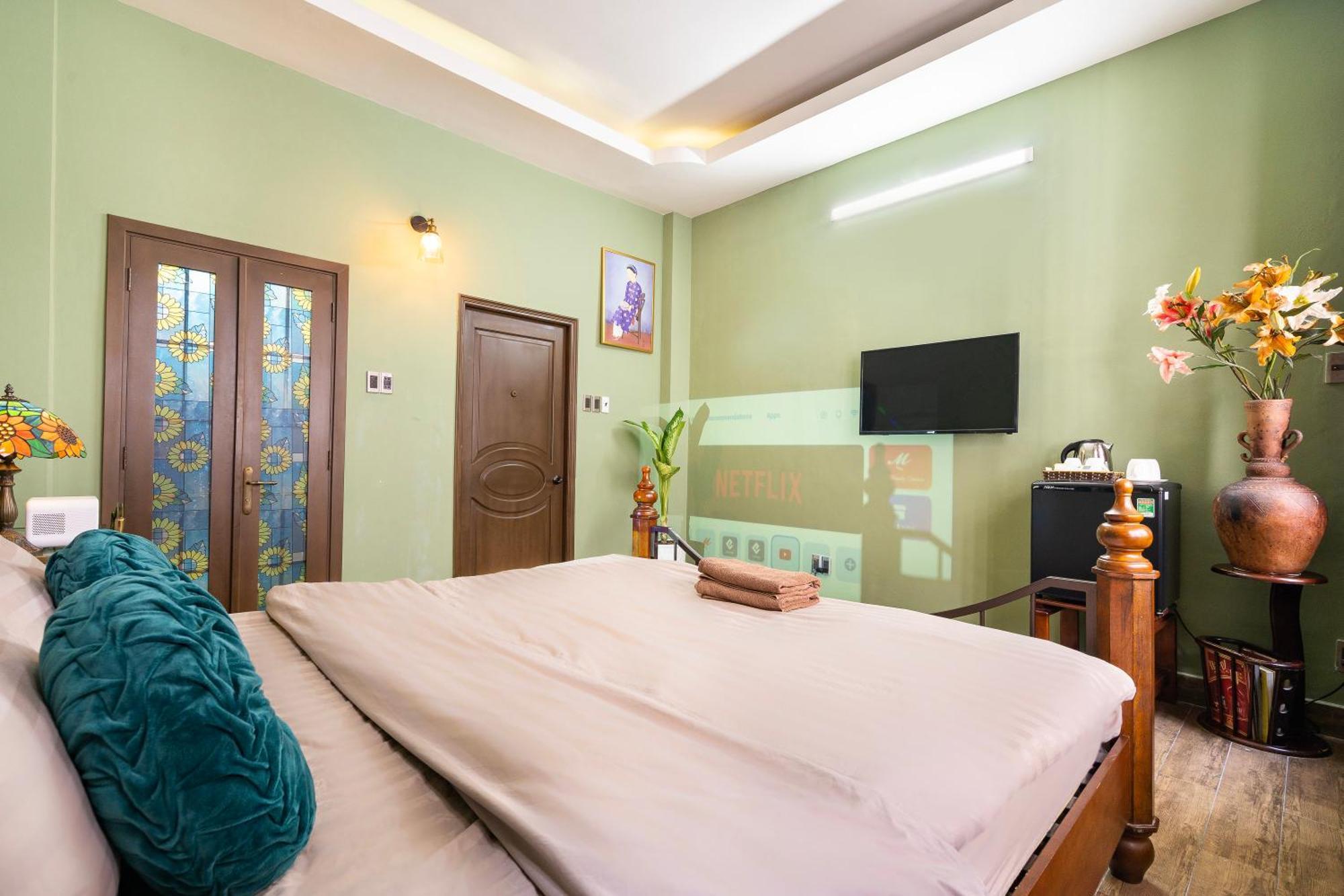 A Little Saigon Hotel - Bui Vien Walking Street Ho Chi Minh City Exterior photo