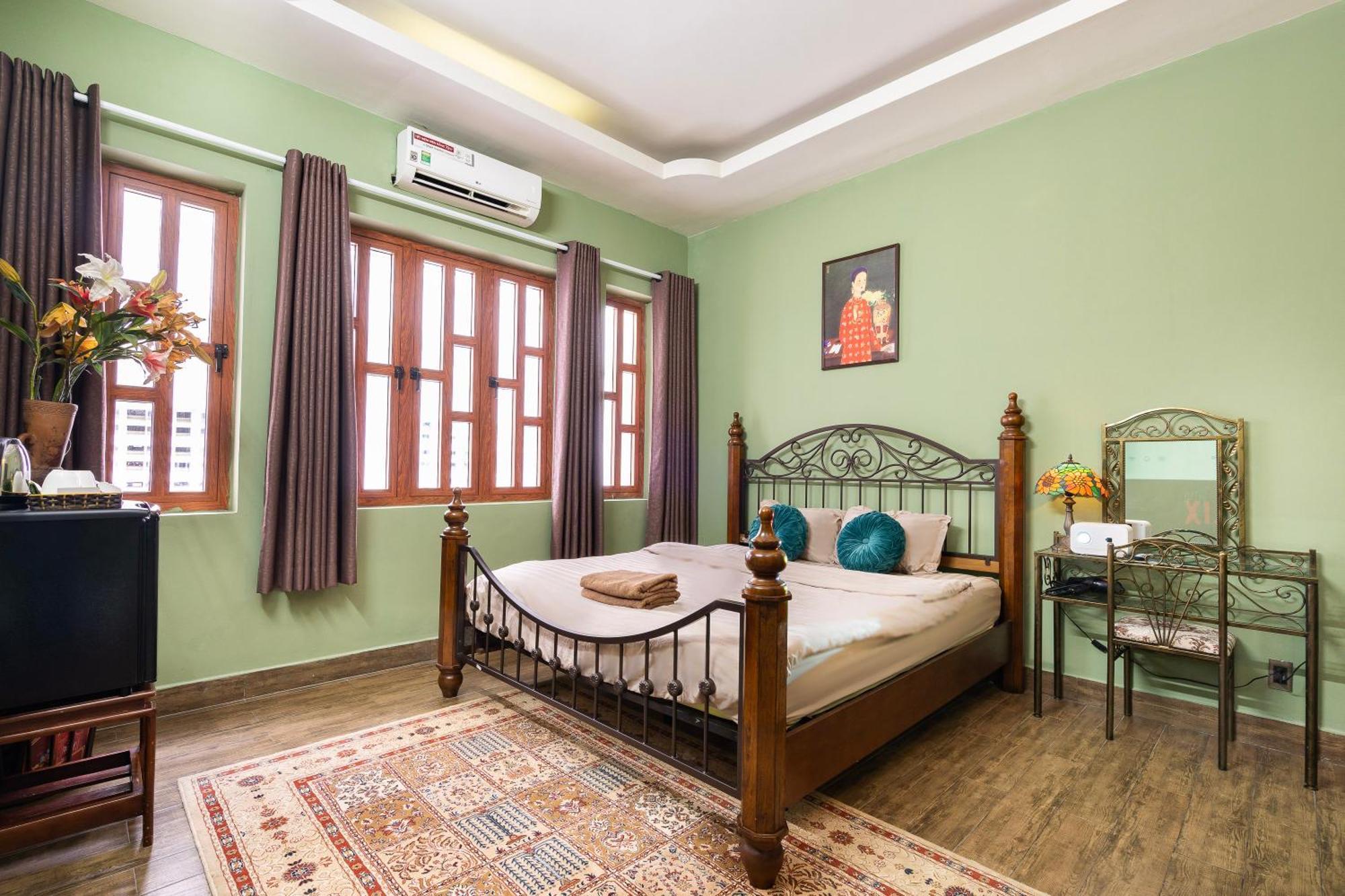 A Little Saigon Hotel - Bui Vien Walking Street Ho Chi Minh City Exterior photo